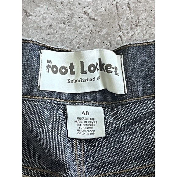 Vintage Foot Locker Sz. 40 Gray Wash Denim Jean Shorts Distressed 90’s Hip Hop - Picture 4 of 5